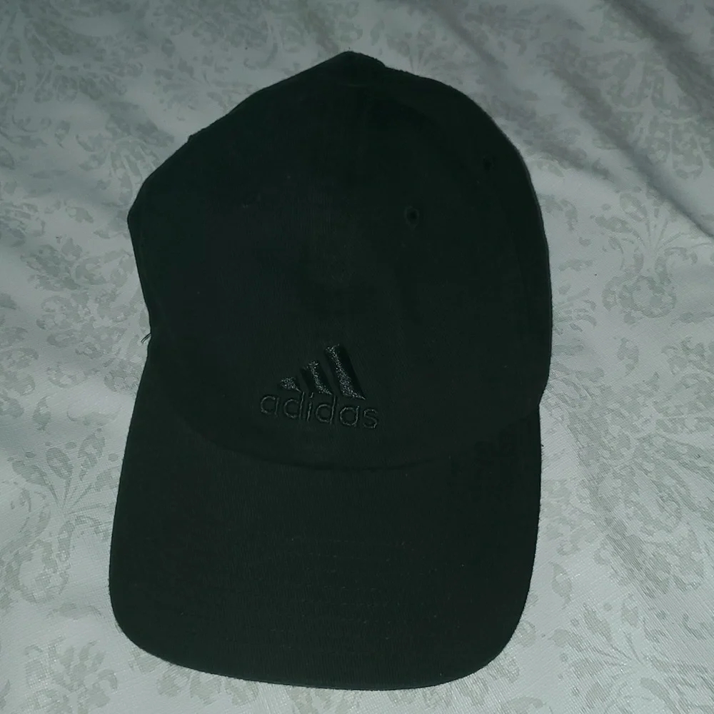 NWOT. Adidas Hat - Picture 1 of 3